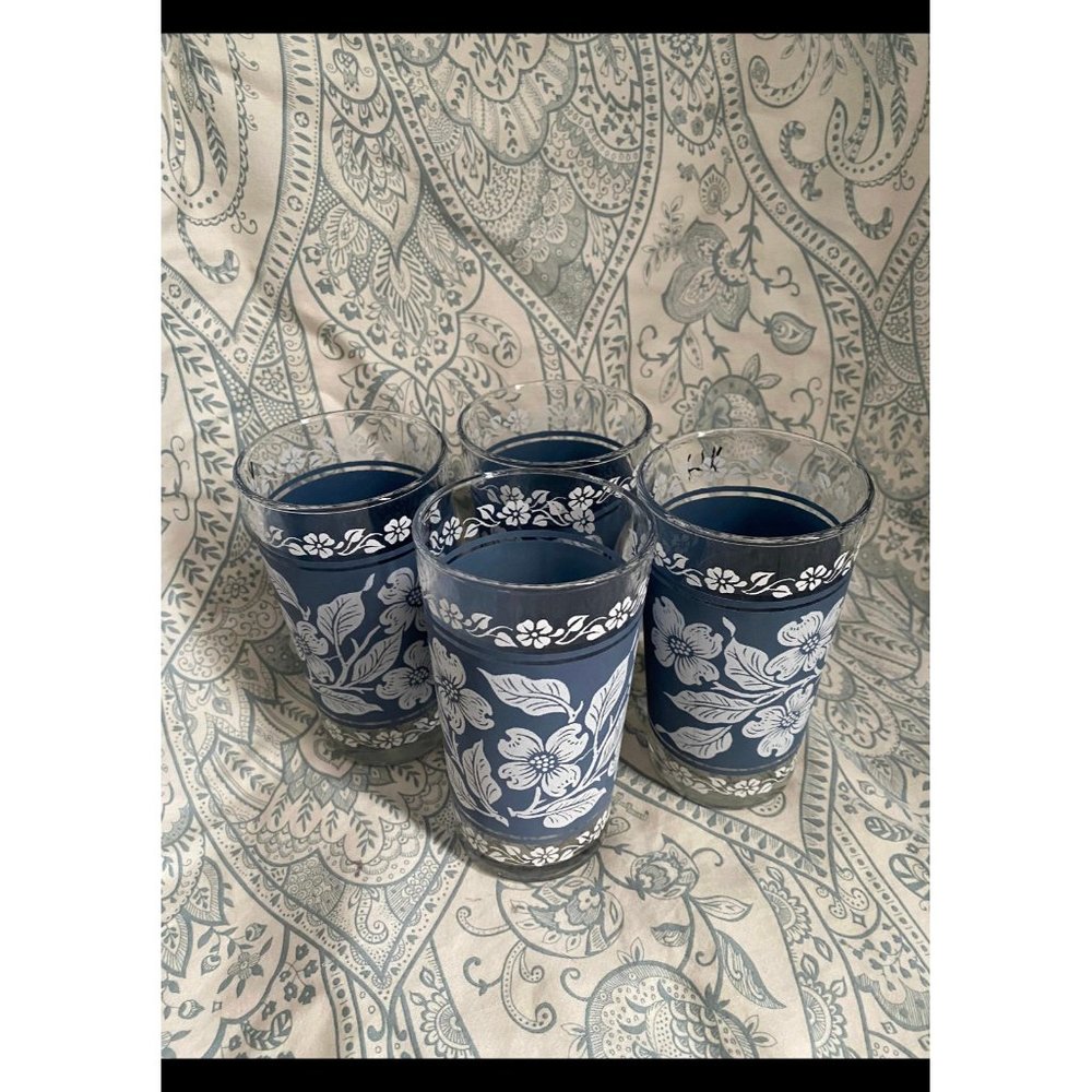 Hazel Atlas Wedgwood Blue White Frosted Dogwood Glasses, Vintage, 1950s, Mid-Cen